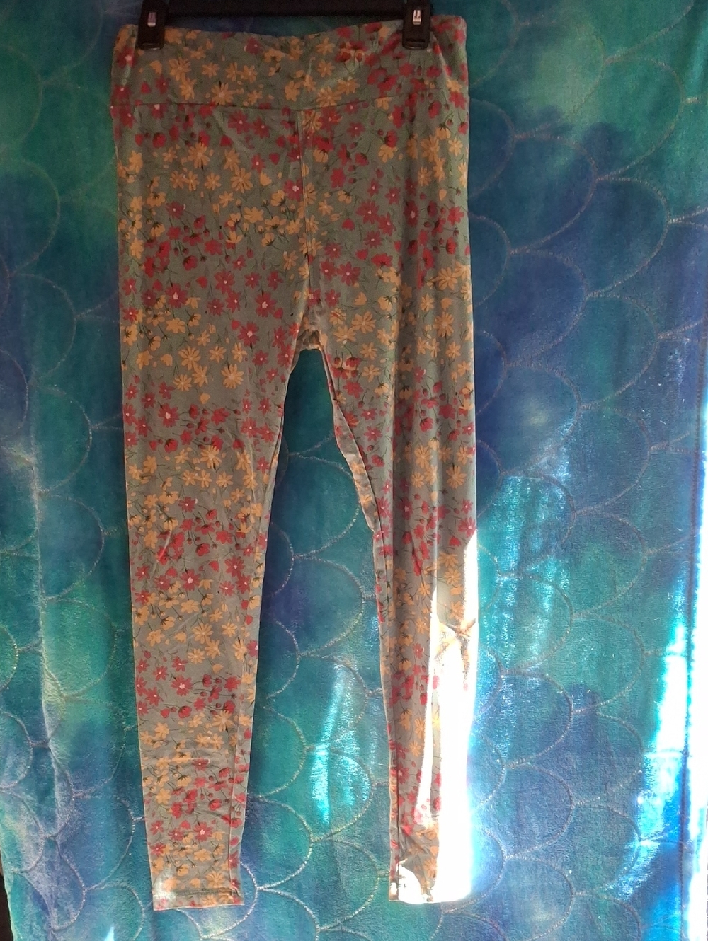 LuLaRoe Floral Light Blue Leggings with Pink and Yellow Flowers